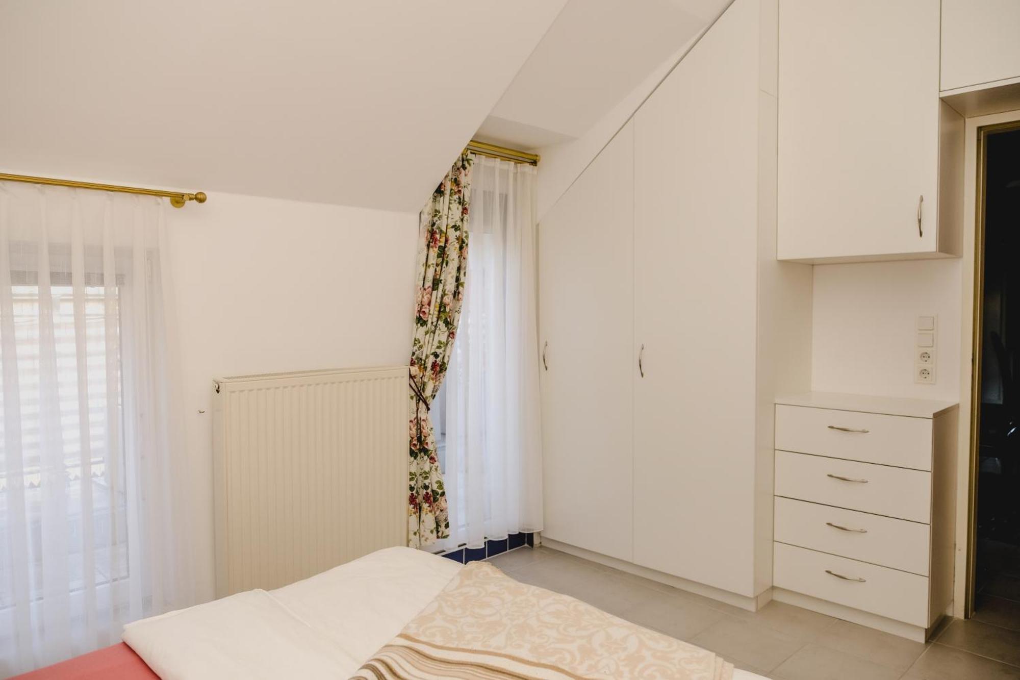 Terrace Apartment Near Volksoper And City Centre Вена Экстерьер фото