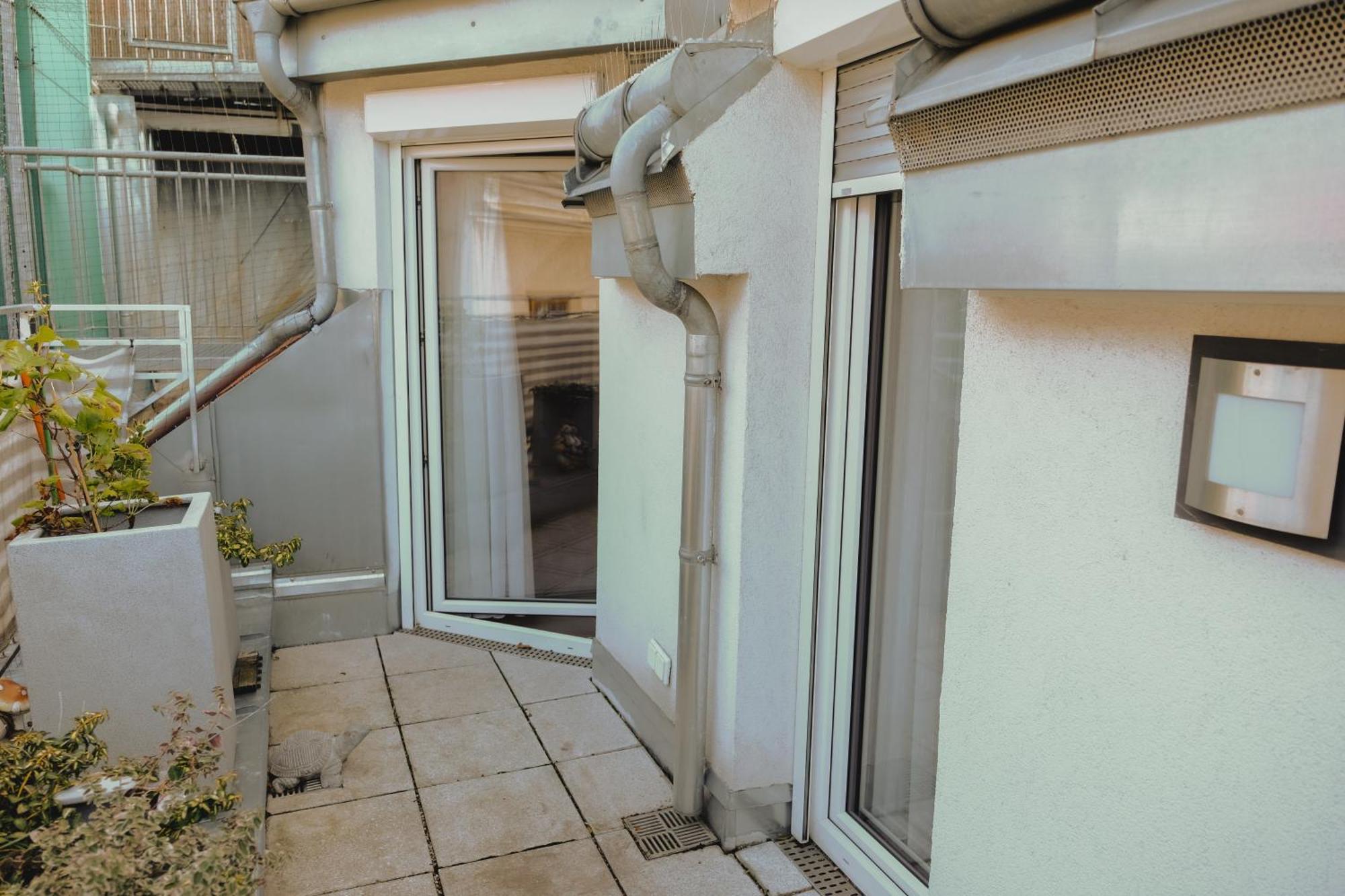 Terrace Apartment Near Volksoper And City Centre Вена Экстерьер фото